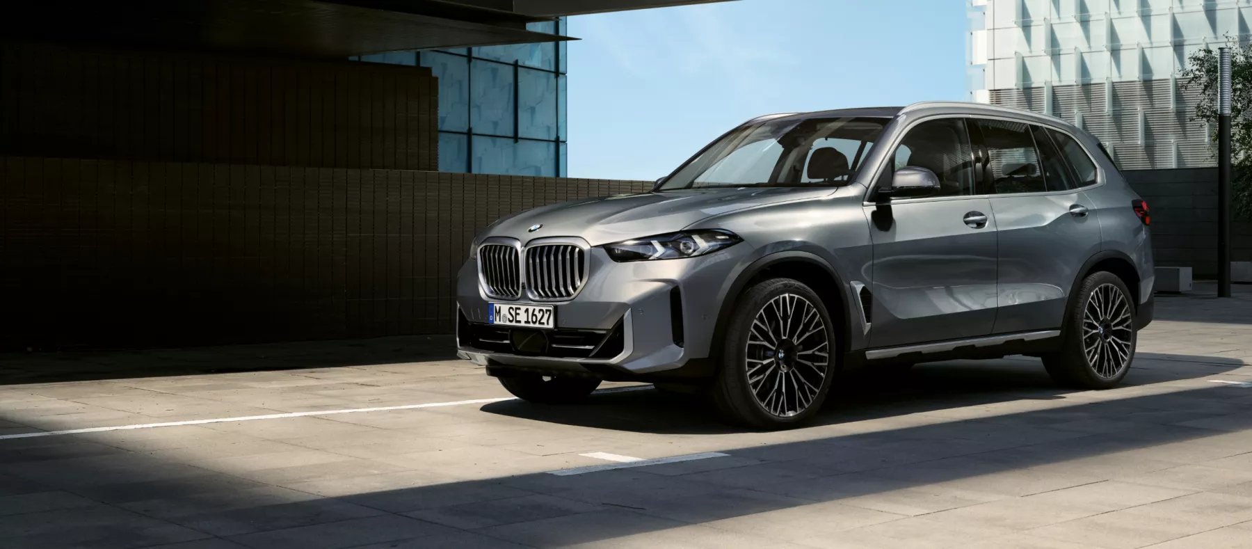 BMW X5 รีวิว: SUV เรือธง เลือกได้ดีเซลลากจูงเก่งหรือปลั๊กอินไฮบริด 489 แรงม้า