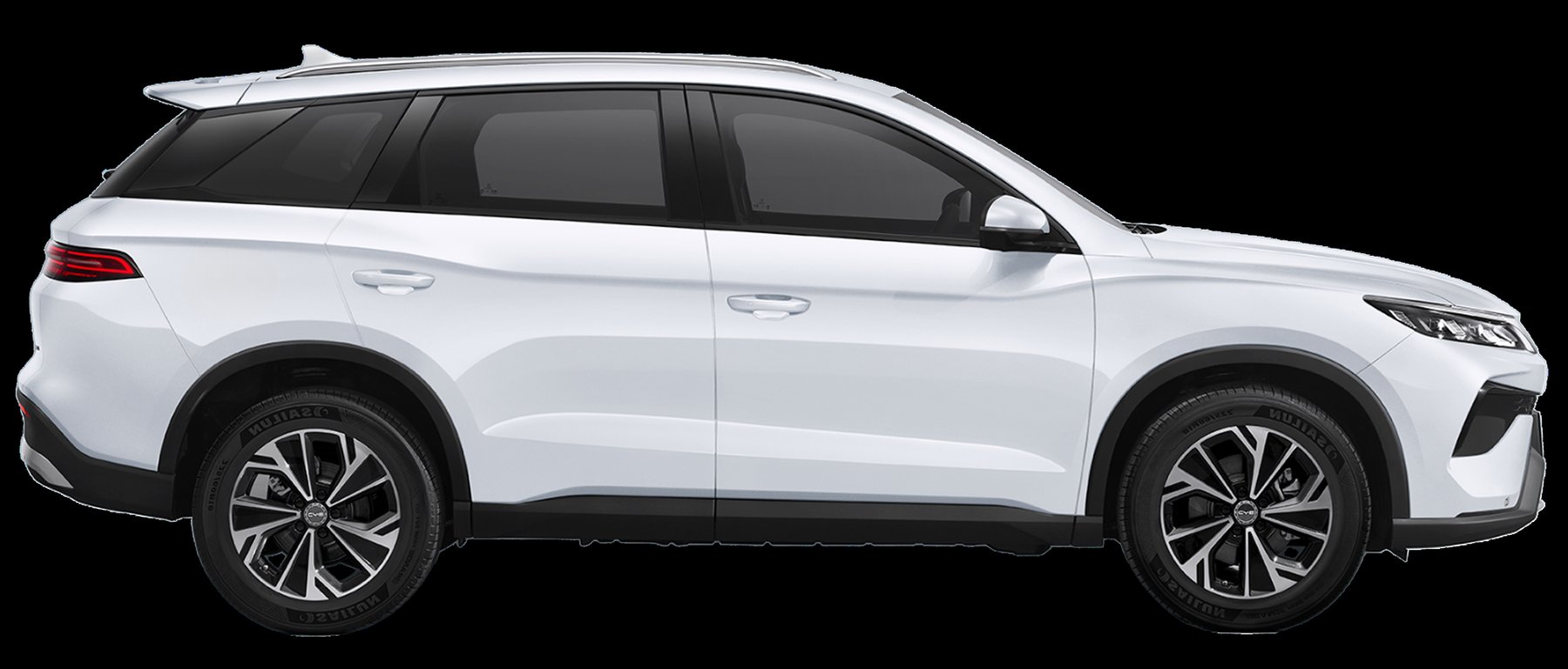 ใช้เครื่องยนต์เบนซิน 1.5 ลิตร 4 สูบ ให้กำลัง 73 kW จับคู่มอเตอร์ไฟฟ้า 120 kW รวมกำลังสูงสุด 155 kW แรงบิดสูงสุด 210 นิวตันเมตร มอเตอร์เป็นแบบ Permanent Synchronous Motor ขับเคลื่อนล้อหน้า — รุ่น Standard ใช้แบตเตอรี่ Blade Battery 13.08 kWh วิ่งไฟฟ้าล้วนได้ 80 กม. เร่ง 0-100 กม./ชม. ใน 8.4 วินาที ส่วนรุ่น Dynamic และ Premium อัปเกรดแบตเป็น 18.3 kWh วิ่งไฟฟ้าล้วนได้ไกลขึ้นเป็น 110 กม. เร่ง 0-100 กม./ชม. ใน 8.5 วินาที ถังน้ำมัน 52 ลิตร รวมระยะทางขับได้สูงสุดถึง 1,200 กม.ต่อการเติม-ชาร์จเต็มหนึ่งรอบ